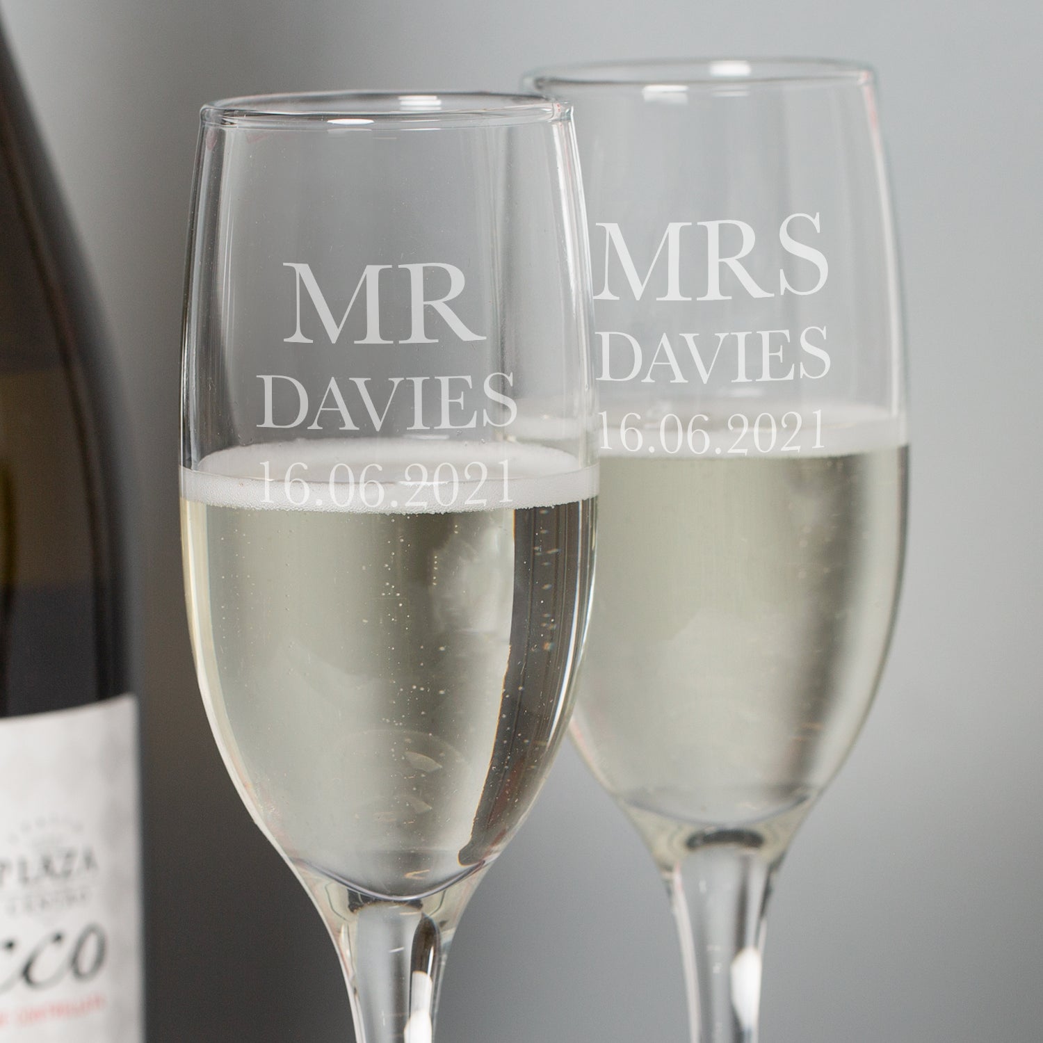 Personalised Mr and Mrs Champagne Flutes and Gift Box Set - Champagne Flutes
